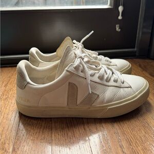 VEJA’s CAMPO Chromefree Leather White Natural